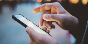 Τα 20 αντικείμενα που εξαφάνισαν τα κινητά τηλέφωνα από την καθημερινότητα μας