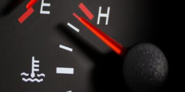 Αυτοκίνητο: To σημείο του αυτοκινήτου σου που δεν καθαρίζεις ποτέ και μπορεί να σου κάψει τον κινητήρα