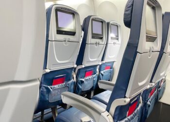 Ποιες είναι οι χειρότερες θέσεις στο αεροπλάνο και γιατί πρέπει να τις αποφεύγουμε