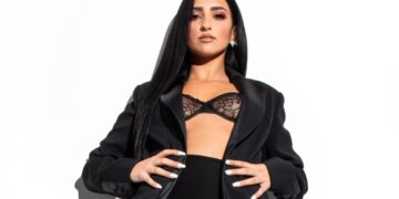 Αναστασία Οι “Αμαρτίες” της έγιναν το πρώτο διαμαντένιο λαϊκό single στην ιστορία της ελληνικής δισκογραφίας