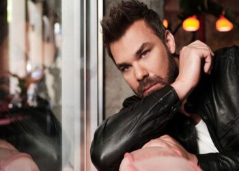 Ο Γιώργος Σαμπάνης κυκλοφορεί το νέο τραγούδι «Μόνο Με Σένα»