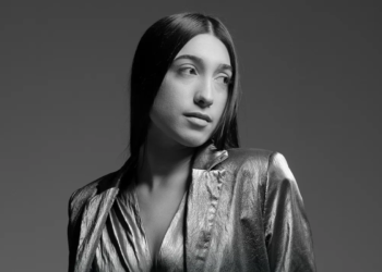 «Ανυπόμονα»: Η Κατερίνα Κακοσαίου κυκλοφορεί το νέο τραγούδι της