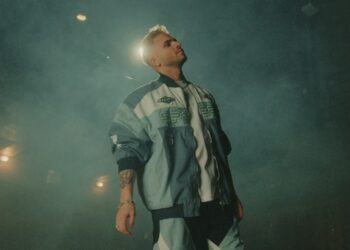 «Μην Πλησιάζεις»: Ο Στέλιος Λεγάκης επιστρέφει με νέο single