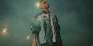 «Μην Πλησιάζεις»: Ο Στέλιος Λεγάκης επιστρέφει με νέο single