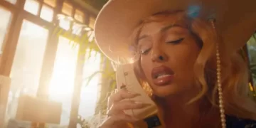 Ελένη Φουρέιρα – El Telephone (Remix)