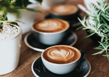 Το σώμα σου μιλάει: Τα σημάδια ότι έχεις πιει πολύ καφέ και πρέπει να σταματήσεις