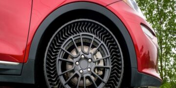 Τα λάστιχα χωρίς αέρα έσπασαν το φράγμα των 200 χλμ./ώρα και μπαίνουν στην παραγωγή