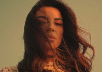 Η Ειρήνη Παπαδοπούλου – «Να Φύγεις» Η Ειρήνη Παπαδοπούλου σε ένα συναισθηματικό ταξίδι μέσω της αγάπης