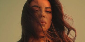 Η Ειρήνη Παπαδοπούλου – «Να Φύγεις» Η Ειρήνη Παπαδοπούλου σε ένα συναισθηματικό ταξίδι μέσω της αγάπης