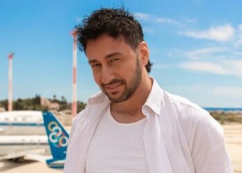 Ο Πάνος Καλίδης μας τραγουδάει «Άσ’ Το Πάνω Μου»