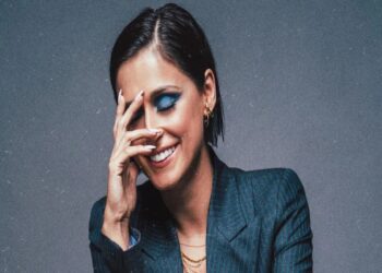 Η Χριστίνα Σάλτη με μία «Παράλληλη Αγάπη» σε ένα μοναδικό live medley