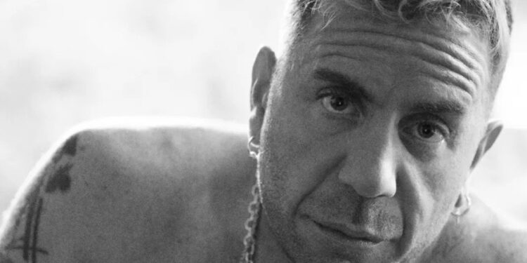 Γιώργος Μαζωνάκης – «μαΖΩ Ακόμα (Όλα Μου Τα Θέλω)»: Ακούστε το νέο τραγούδι