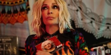 Άννα Βίσση – «Είναι Αστείο»: Mε καλοκαιρινή διάθεση το διαχρονικό τραγούδι που έχει γράψει ο Νίκος Καρβέλας