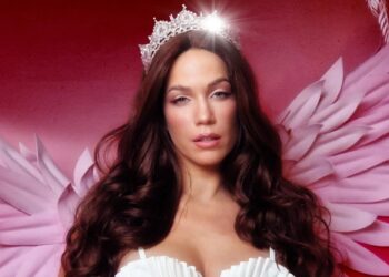 Κατερίνα Στικούδη – «Πολύ Πολύ Πολύ»: Το συναρπαστικό νέο music video