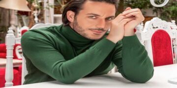 Στίχοι – Lyrics: Παύλος Μελής – Ούτε Βήμα