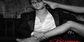 Στίχοι – Lyrics: Πέτρος Ιακωβίδης – Κάτι Μαγικό