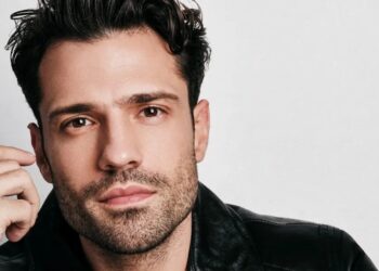 Κωνσταντίνος Αργυρός – «Τι Να Πεις Για Μένα»: Παρουσιάζει τη live version