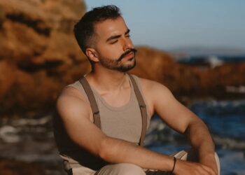 Στέλιος Βαμβακάς – Δεν Καίγεται Η Μοναξιά : Νέο τραγούδι