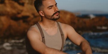 Στέλιος Βαμβακάς – Δεν Καίγεται Η Μοναξιά : Νέο τραγούδι