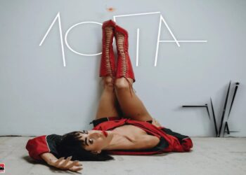 Στίχοι – Lyrics : Ήβη Αδάμου – Λόγια