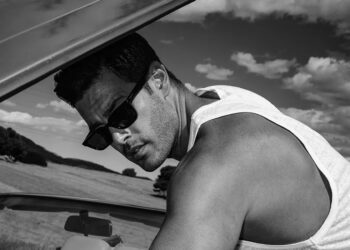 Κώστας Μαρτάκης – Λόγια Καρφιά