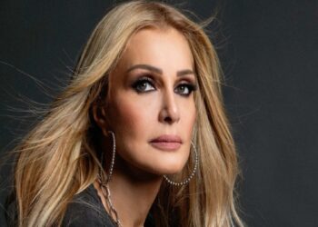 Νατάσα Θεοδωρίδου – Μία Παραλίγο Ευτυχία