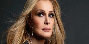 Νατάσα Θεοδωρίδου – Μία Παραλίγο Ευτυχία