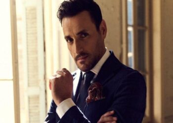 Νίκος Βέρτης – Κάνεις Πως Δε Με Ακούς