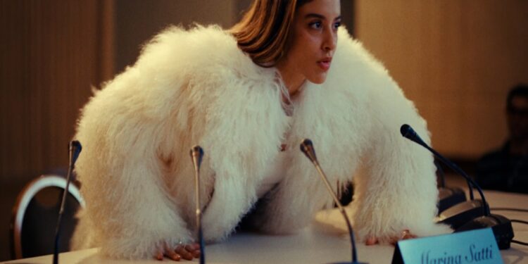 Στίχοι – Lyrics : Μαρίνα Σάττι – Επάνω Στο Τραπέζι